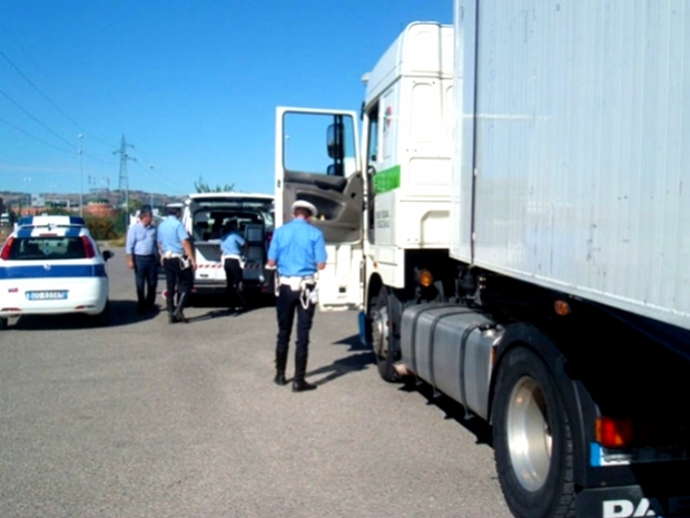 AUTOTRASPORTATORE_CON_CALAMITA