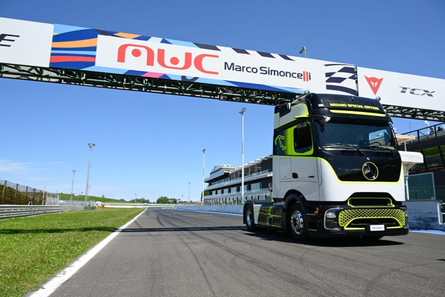 Actros_L_ProCabin_1863_Misano_Special_Edition_design_performance_ed_esclusivitA_firmati_Mercedes-Benz_Trucks_TRANSPORTONLINE