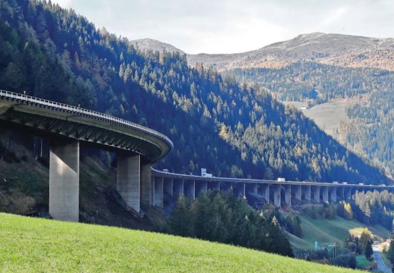 Austria_introdotti_ulteriori_divieti_per_i_veicoli_pesanti_transportonline