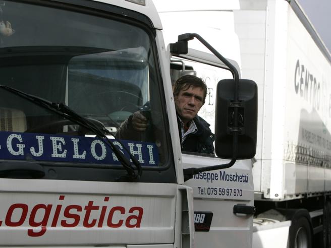 CAMIONISTI_01
