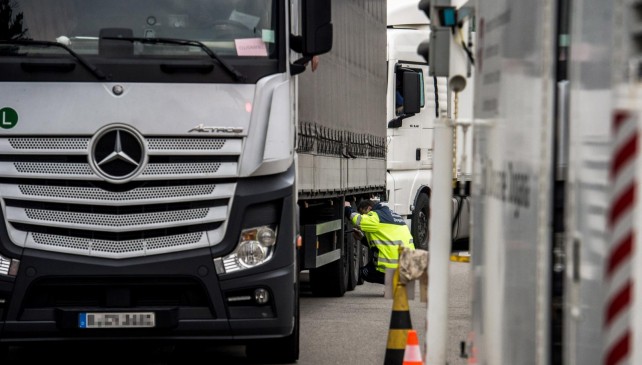 CONTROLLI_CAMION_SVIZZERA