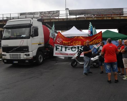 FERMO_AUTOTRASPORTO_GENOVA_SOSPESO_01