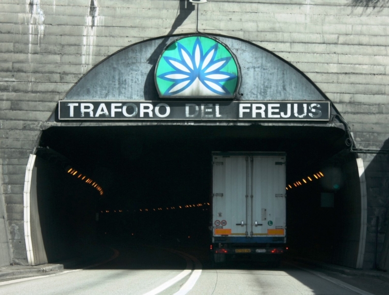 FREJUS_SENSO_UNICO_ALTERNATO_TRANSPORTONLINE