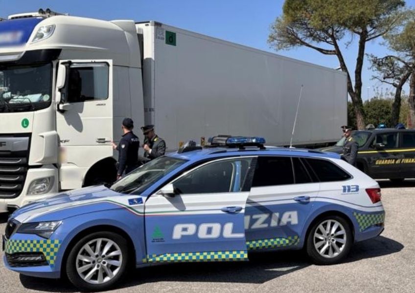 Fermo_amministrativo_veicolo_differenze_con_sospensione_carta_di_circolazione_e_sanzioni_transportonline