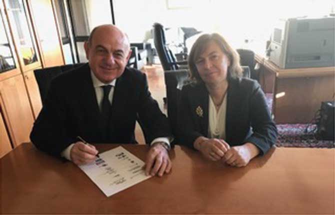 Franco_Fenoglio,_e_da_Maria_Teresa_Di_Matteo,_presidente_del_Comitato_centrale_dell’albo_degli_autotrasportatori