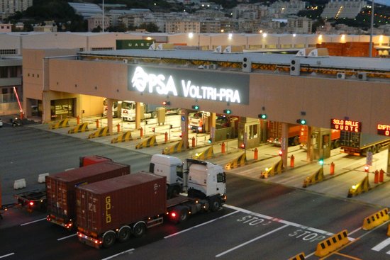 Genova_VTE_nuovo_gate_sera_camion