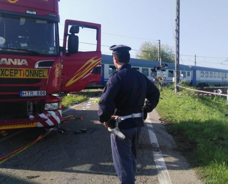 INCIDENTE_TIR_TRENO_CALUSO