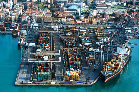 LaSpezia_porto_terminal_container_alto_fronte