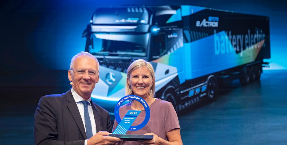 Mercedes-Benz_eActros_LongHaul_Truck_Innovation_Award_2023_TRANSPORTONLINE