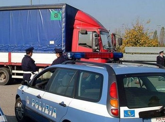 POLIZIA_CAMION_FIRENZE
