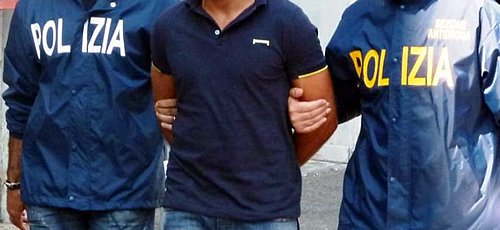Polizia_agenti_arresto