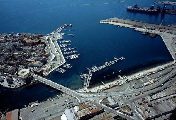 Porto-di-Taranto_01