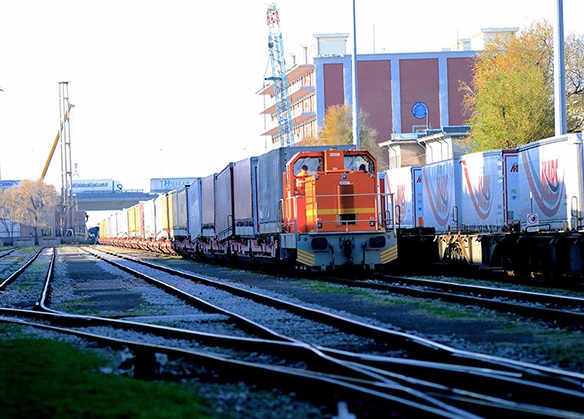 Porto_di_Trieste_collegamento_con_le_stazioni_di_Servola_e_Aquilinia_TRANSPORTONLINE