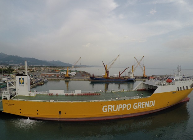 Prima_nave_porta_container_del_Mediterraneo_1968
