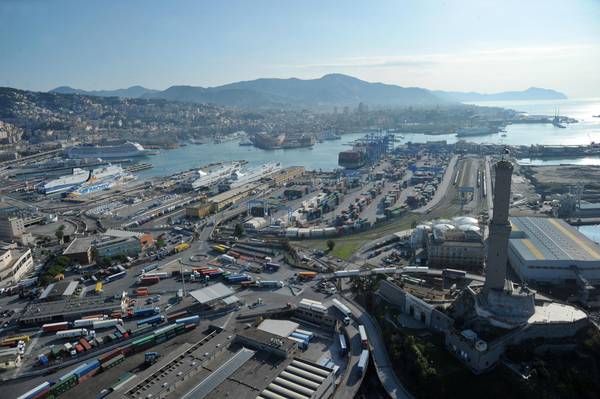 RECORD_CONTAINER_GENOVA_2017