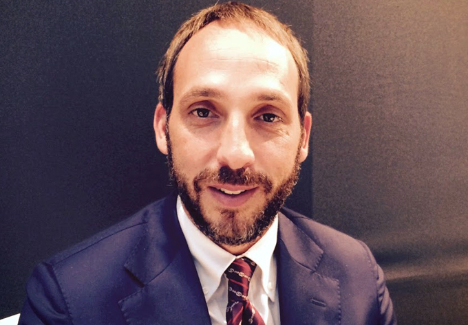 SANDRO_MANTELLA_UNRAE