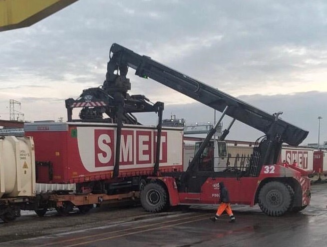 SMET_servizio_intermodale_per_semirimorchi