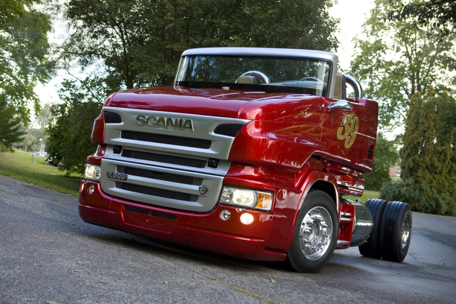 Scania-red-pearl-bassa-risoluzione