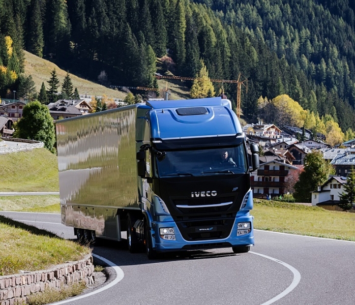 Stralis_NP_460_(002)