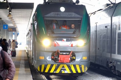TRENO_MERCI_NOTTE_01