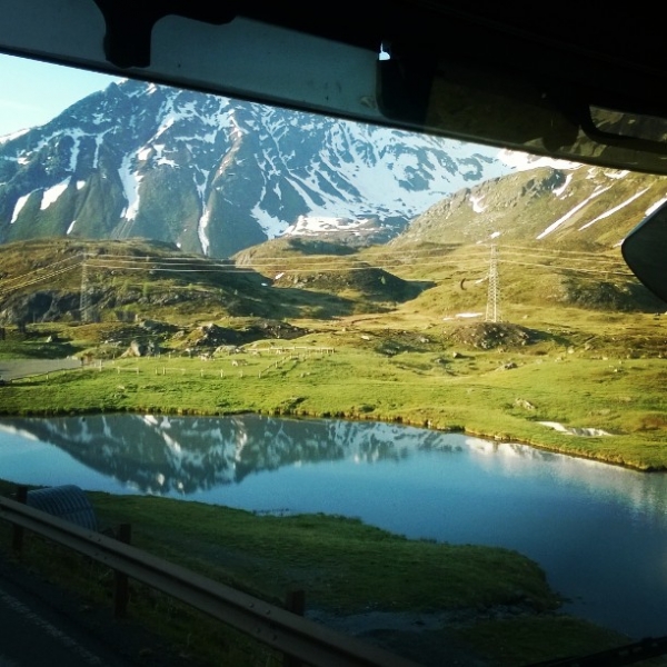 TRUCK_IN_REPORTAGE