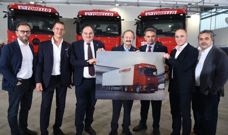 Torello_investe_nel_futuro_con_i_nuovi_Actros_L_ProCabin_Mercedes-Benz_Trucks_TRANSPORTONLINE