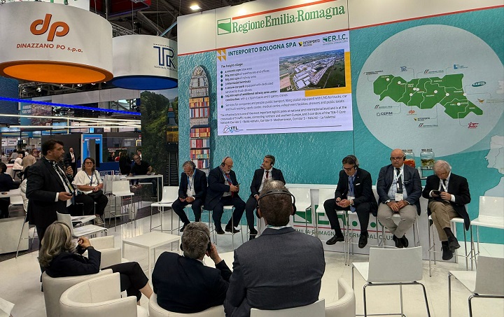 Trasporto_ferroviario_merci_2025–2035_presentato_il_Manifesto_Strategico_a_Monaco_transportonline