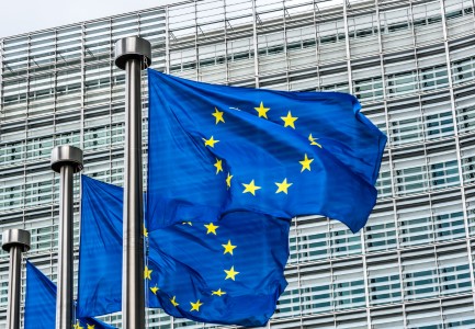 UE_OK_JOINT_VENTURE_VOLVO_RENAULT_VEICOLI_ELETTRICI_TRANSPORTONLINE