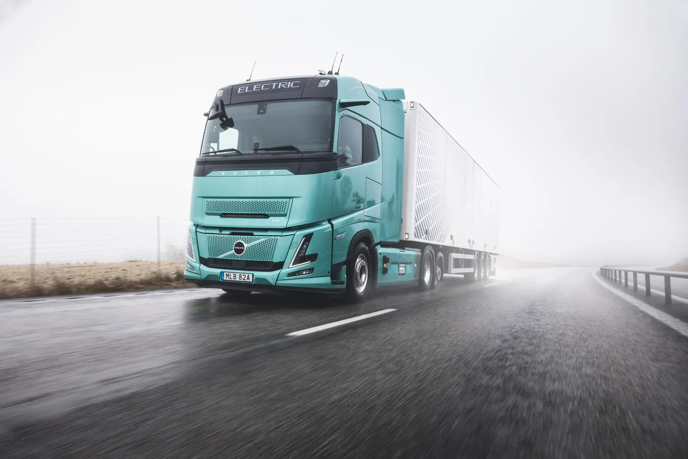Volvo_FH_Aero_Electric_600_km_di_autonomia_e_ricarica_in_40_minuti_btransportonline