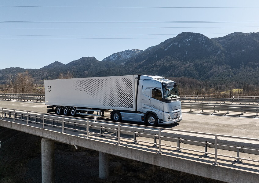 Volvo_Trucks_rivoluziona_laerodinamica_dei_camion_ispirandosi_all’aerospazio_transportonline