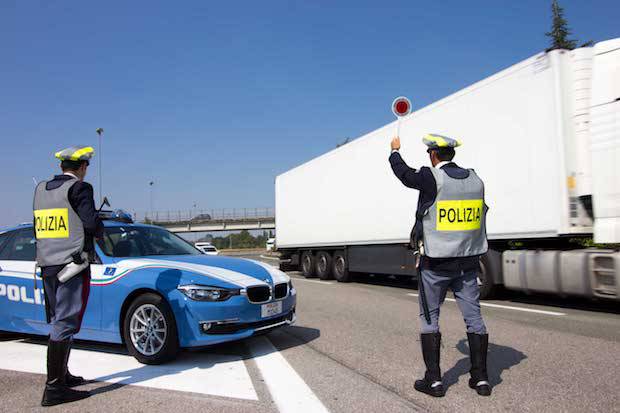 camion-fermato-polizia-stradale