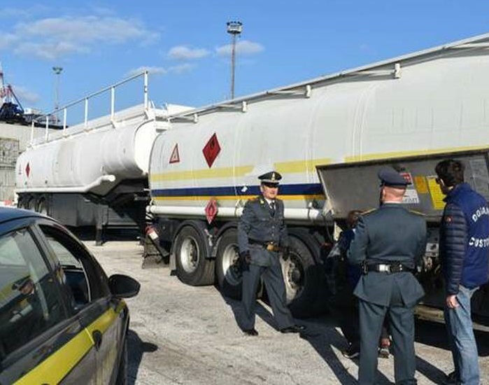 camion_con_26mila_litri_di_gasolio