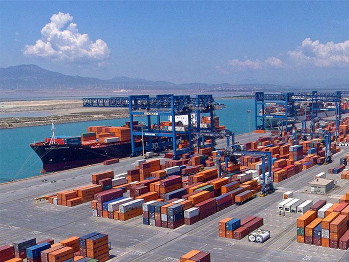 container_terminal_del_porto_di_Cagliari