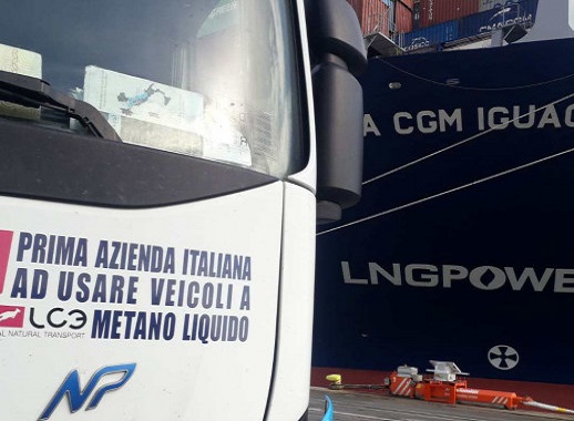 distributore_LNG_nel_Porto_di_Genova_LC3_TRANSPORTONLINE