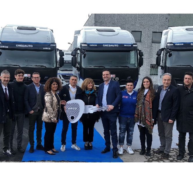 foto_di_gruppo_della_consegna_(002)
