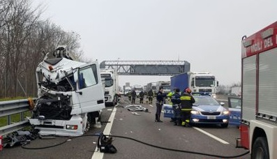 incidente_camion_autostrada_mariani-2