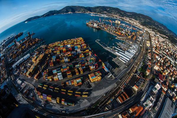 la_spezia_porto_container