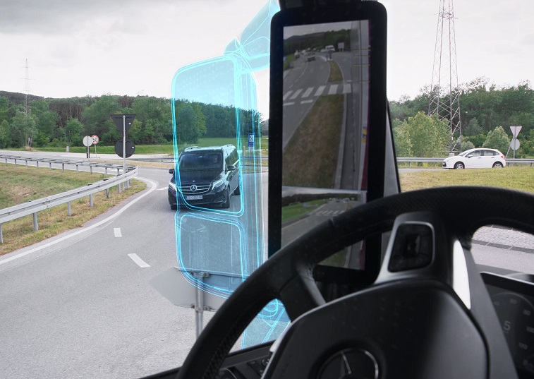 mirrorcam_mercedes_truck