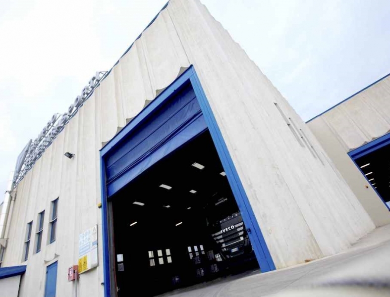 riapertura_dei_magazzini_delle_aziende_industriali_fermate_dal_lockdown