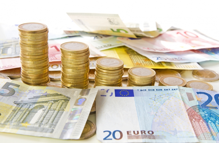 soldi-finanziamenti-contributi