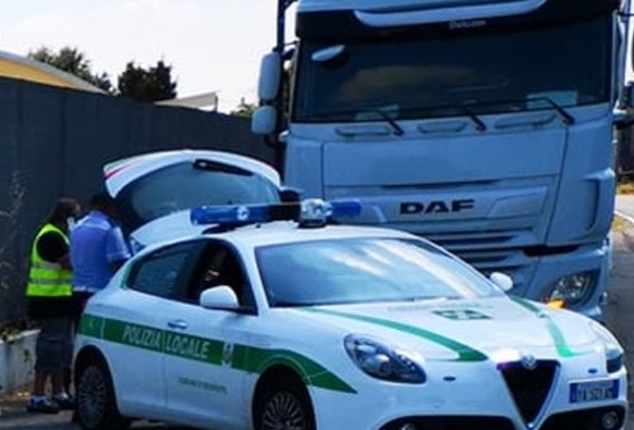 tir-sfreccia-a-120-alloramaxi-multa-di-8-mila-euro_TIR_CAMION