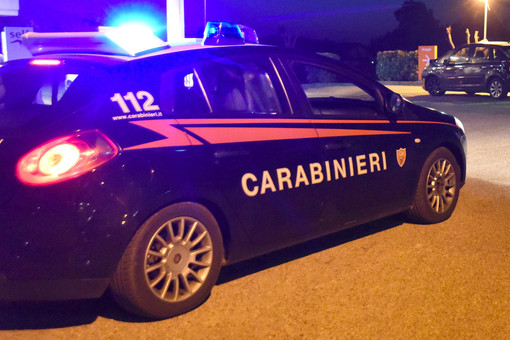 uomo_spara_a_camion