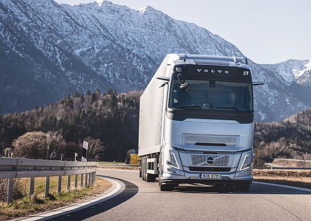 volvo_truck__premio_green_truck_transportonline
